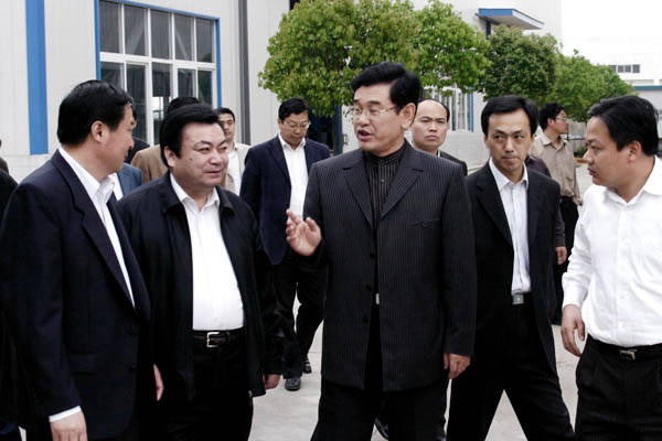 安徽省常務(wù)副省長任海深來我公司參觀視察 安徽省常務(wù)副省長任海深來我公司參觀視察